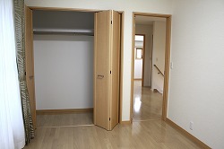 �m��B 001
