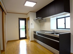 �L�b�`���ƃ_�C�j���O001