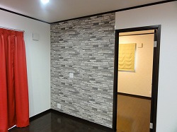 ���r���O002