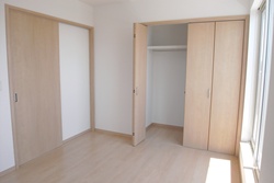 �m��004