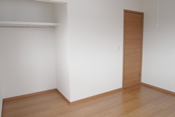 �m��001