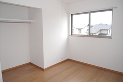 �m��004