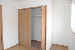 �m��004